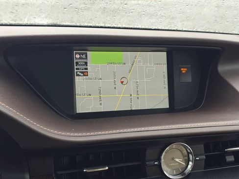 Used 2018 Lexus ES 350 w/ Navigation System Package FWD image 28