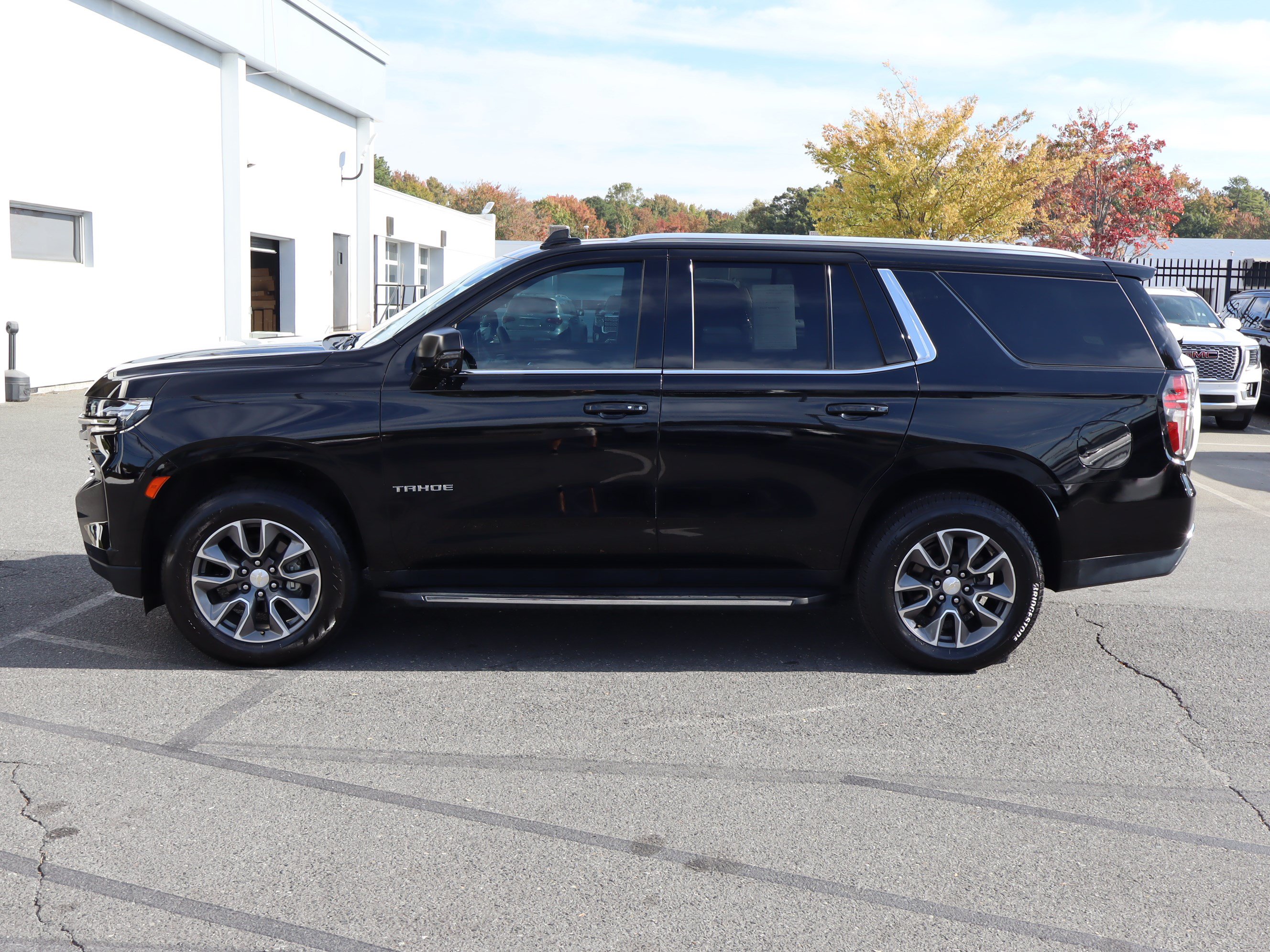 Used 2021 Chevrolet Tahoe LT w/ LT Signature Package RWD image 7