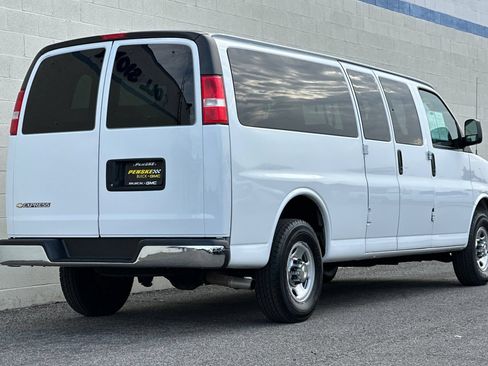 Certified 2024 Chevrolet Express 3500 LT w/ LT Preferred Equipment Group RWD image 4