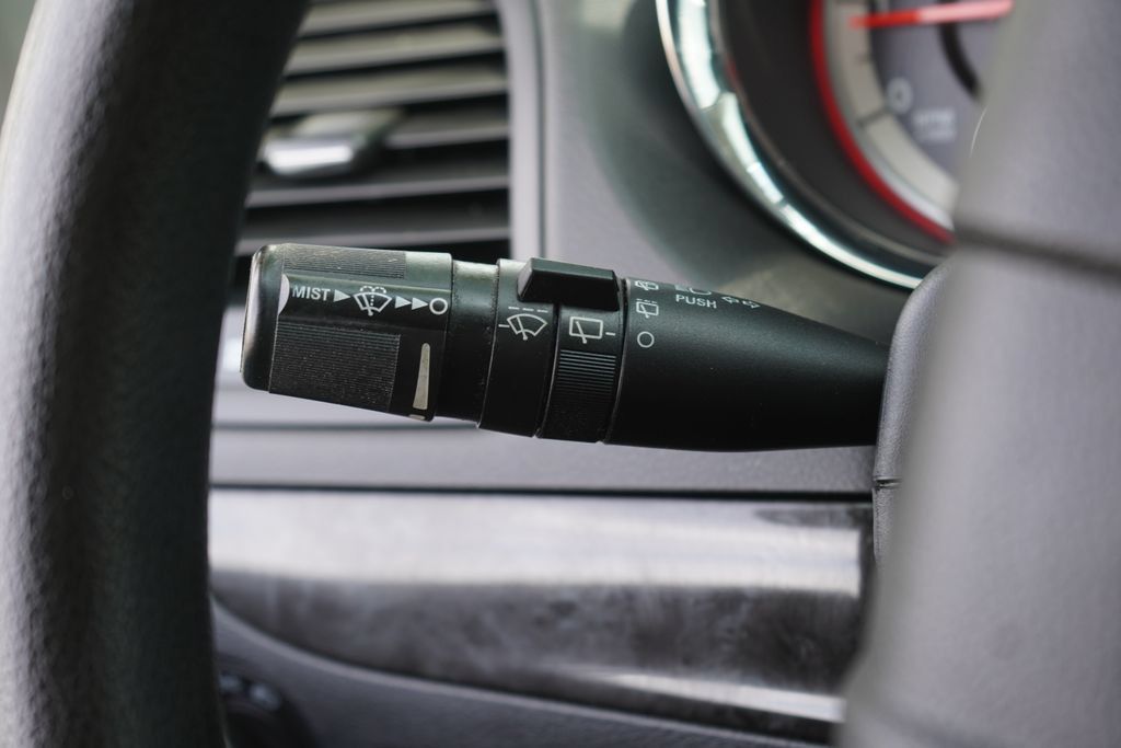 Used 2014 Dodge Grand Caravan SE w/ Quick Order Package 29E SE FWD image 15
