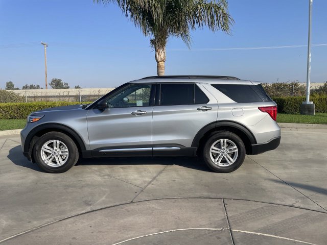 Used 2024 Ford Explorer XLT w/ Equipment Group 202A RWD image 5