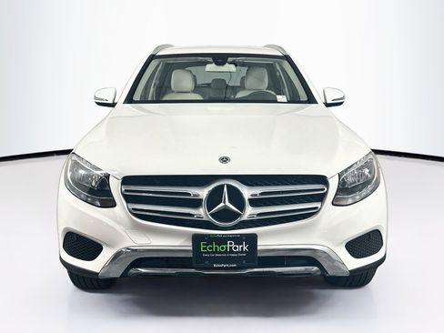 Used 2019 Mercedes-Benz GLC 300 4MATIC image 2