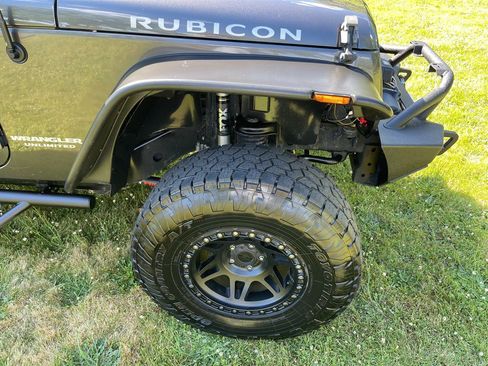 Used 2014 Jeep Wrangler Unlimited Rubicon w/ Connectivity Group AWD/4WD image 30