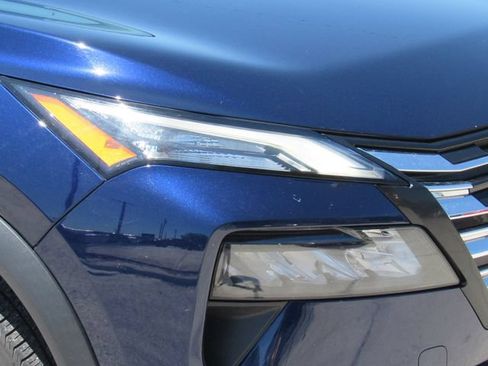 Used 2024 Nissan Rogue SV AWD/4WD image 10
