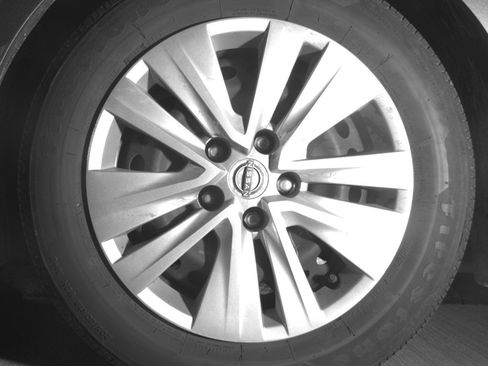 Used 2025 Nissan Sentra S image 12