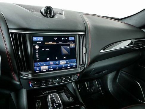 Certified 2022 Maserati Levante GT image 14