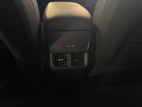 Used 2025 Chevrolet Equinox LT image 23