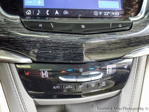 Used 2021 Cadillac XT6 Premium Luxury image 18