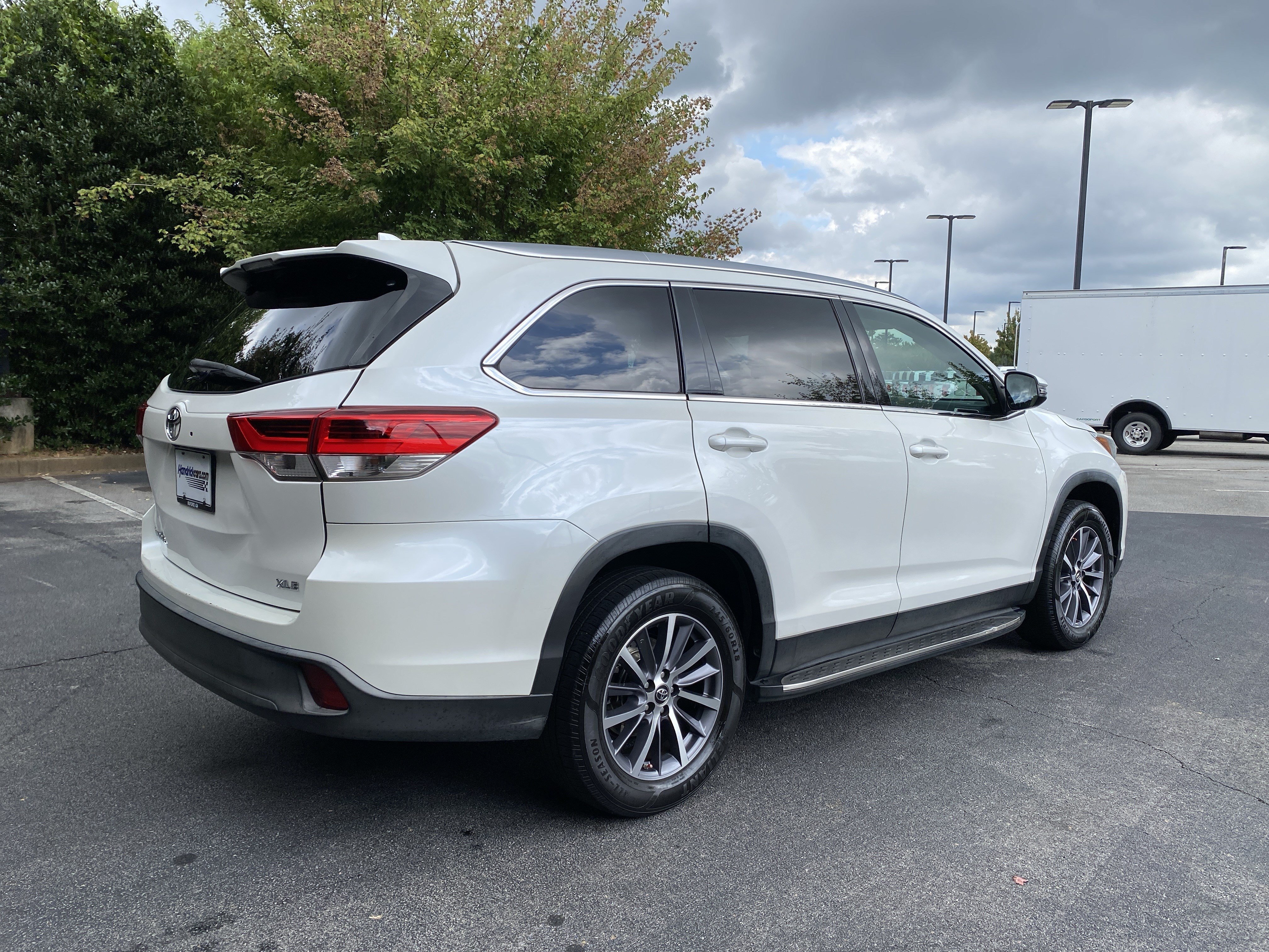 Used 2019 Toyota Highlander XLE FWD image 9