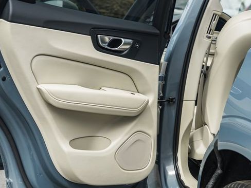Certified 2023 Volvo XC60 B5 Ultimate w/ Climate Package AWD/4WD image 36