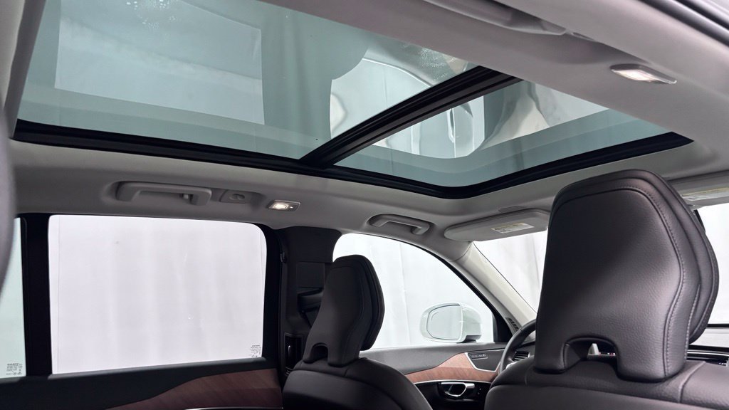 Certified 2025 Volvo XC90 T8 Plus w/ Protection Package Premier AWD/4WD image 26