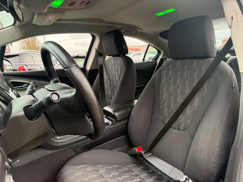 Used 2015 Chevrolet Volt image 16