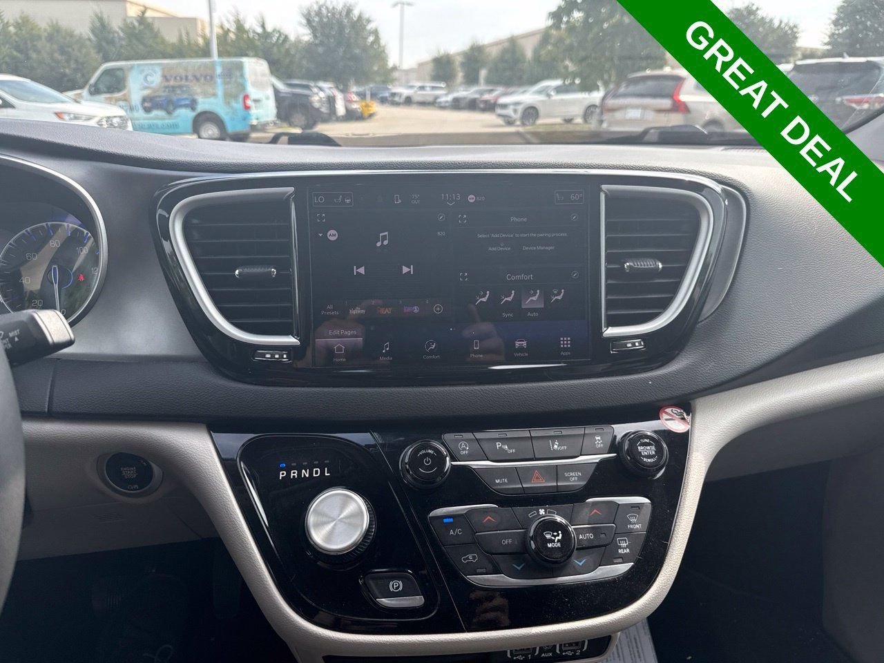 Used 2024 Chrysler Pacifica Touring-L FWD image 22