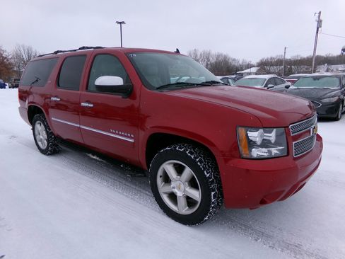 Used 2013 Chevrolet Suburban LTZ image 2