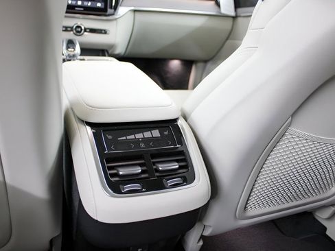 New 2026 Volvo XC90 B6 Ultra w/ Protection Package AWD/4WD image 13