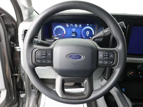 Used 2025 Ford F250 XLT w/ Black Appearance Package AWD/4WD image 9