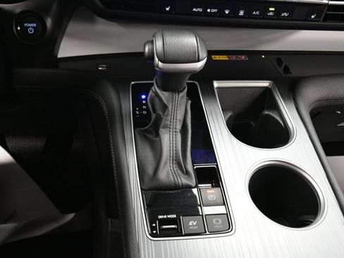 Certified 2025 Toyota Sienna XLE FWD image 17