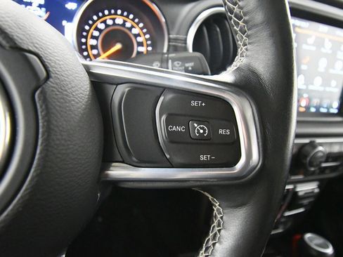 Used 2020 Jeep Gladiator Overland w/ Uconnect 4C Nav & Sound Group image 20