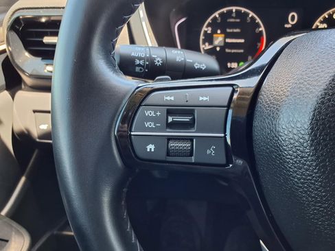 Used 2025 Honda Pilot EX-L image 16