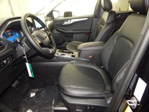New 2025 Ford Escape SE w/ PHEV Premium Package FWD image 14