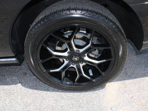 Used 2024 Ford Expedition Limited w/ Excursion Package AWD/4WD image 11