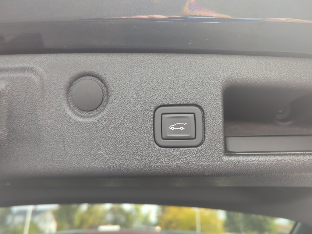 Certified 2023 Chevrolet Equinox LT AWD/4WD image 17