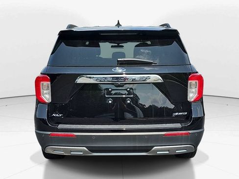 Used 2023 Ford Explorer XLT w/ Equipment Group 202A AWD/4WD image 4