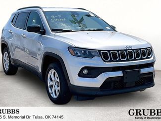 Used 2024 Jeep Compass Latitude AWD/4WD video 1