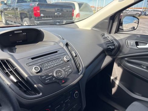 Used 2017 Ford Escape SE image 26