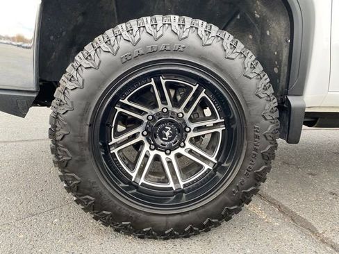 Certified 2022 GMC Sierra 2500 SLT image 21