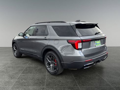 Used 2025 Ford Explorer ST-Line w/ ST-Line Street Pack image 5