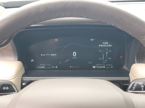 Certified 2023 Lincoln Nautilus Reserve AWD/4WD image 15