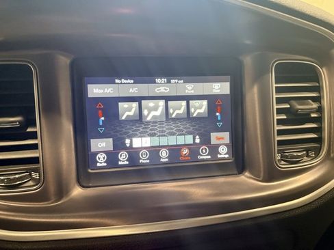 Used 2019 Dodge Charger SXT image 36