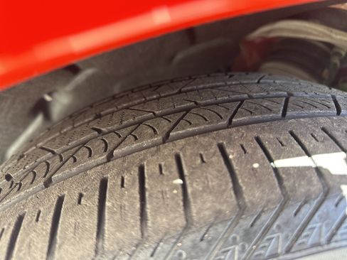 Used 2022 Audi e-tron Premium w/ Convenience Plus Package image 12