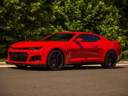 Used 2017 Chevrolet Camaro ZL1 RWD image 12