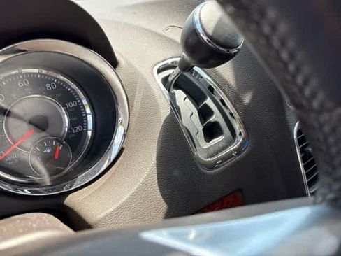 Used 2013 Chrysler Town & Country Touring FWD image 17