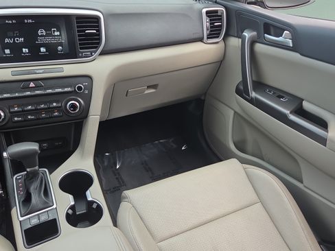 Used 2020 Kia Sportage S FWD image 14