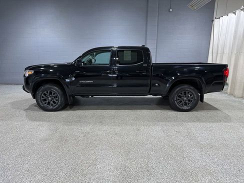 Certified 2022 Toyota Tacoma SR5 AWD/4WD image 6