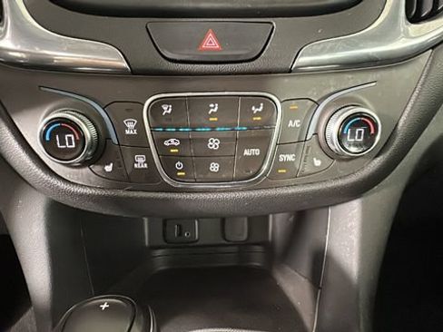 Used 2018 Chevrolet Equinox LT AWD/4WD image 22