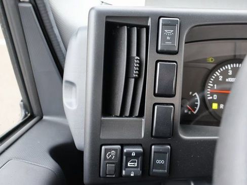 New 2025 Chevrolet Low Cab Forward image 18