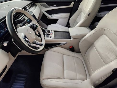 Used 2024 Jaguar F-PACE R-Dynamic S image 13