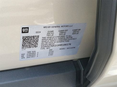 Used 2024 Chevrolet Tahoe LT w/ Luxury Package RWD image 25