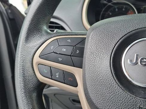 Used 2018 Jeep Cherokee Latitude AWD/4WD image 15