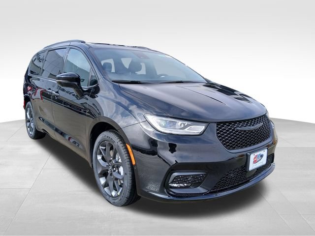 New 2026 Chrysler Pacifica Select w/ S Appearance Package AWD/4WD image 7