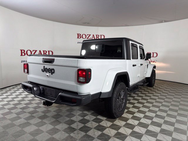 Used 2024 Jeep Gladiator Sport AWD/4WD image 13