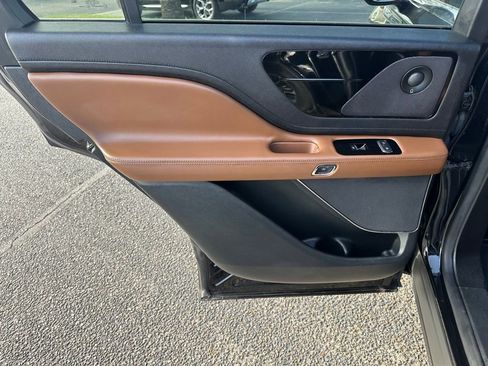 Used 2023 Lincoln Aviator Reserve w/ Equipment Group 201A RWD image 15