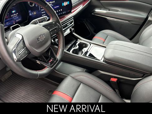 Used 2024 Chevrolet Traverse RS w/ LPO, Floor Liner Package image 11