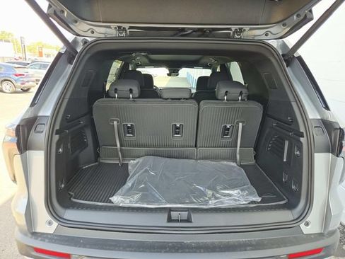 New 2027 Chevrolet Traverse LT w/ Sun and Wheel Package AWD/4WD image 15
