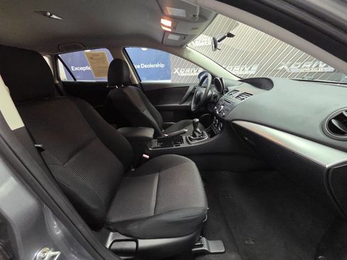Used 2013 MAZDA MAZDA3 i Touring image 23