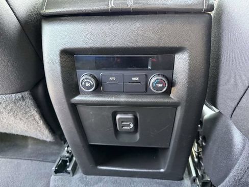Certified 2023 Chevrolet Traverse LT FWD image 14